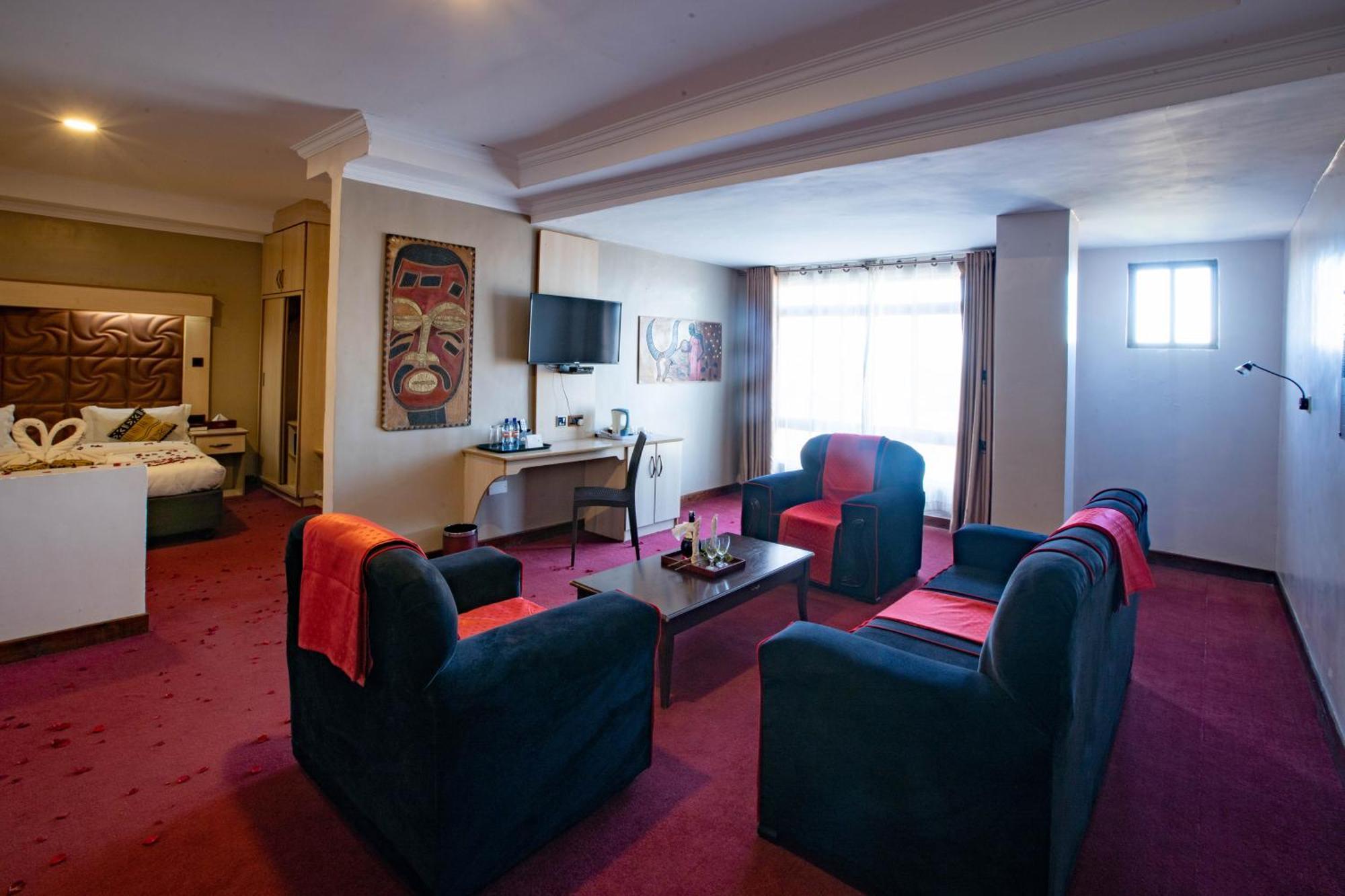 The Luke Hotel Cravers Thika Экстерьер фото